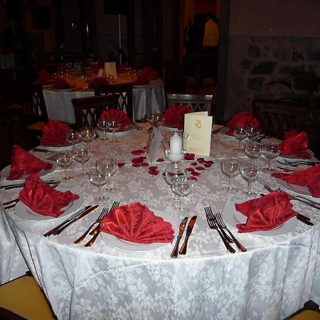 Agriturismo Biologico Corte Aragonese Santa Maria di Licodia Ngoại thất bức ảnh