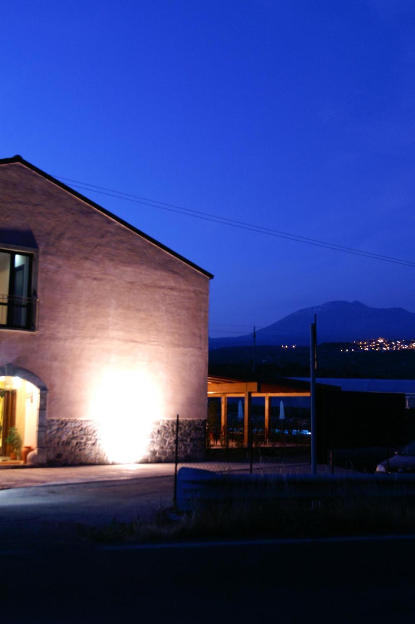 Agriturismo Biologico Corte Aragonese Santa Maria di Licodia Ngoại thất bức ảnh