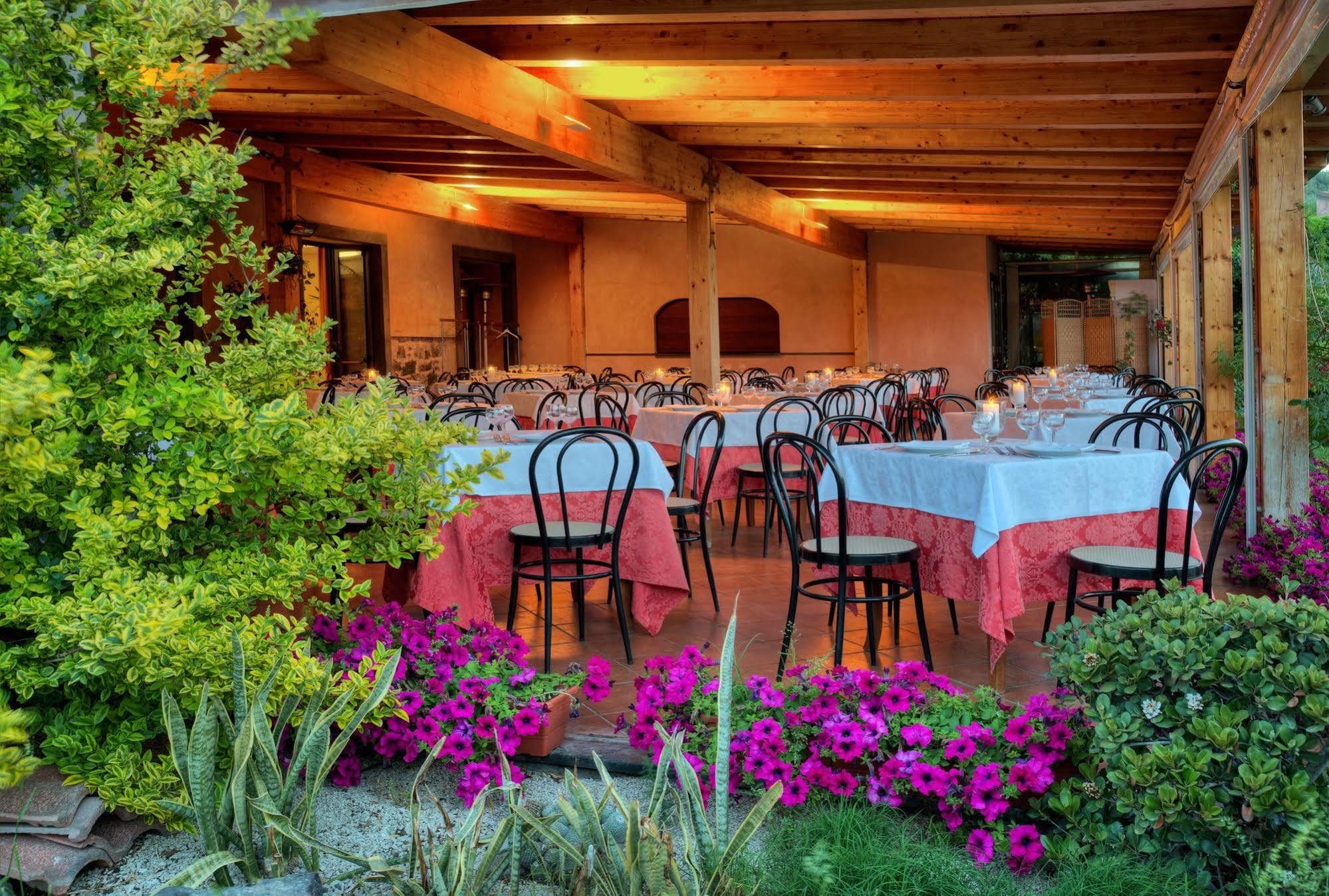 Agriturismo Biologico Corte Aragonese Santa Maria di Licodia Ngoại thất bức ảnh