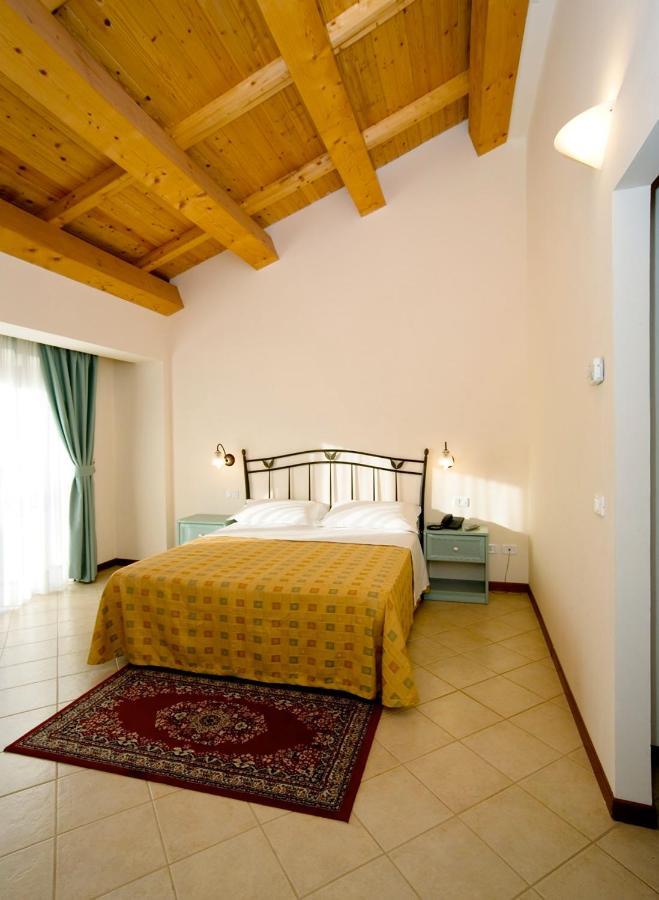 Agriturismo Biologico Corte Aragonese Santa Maria di Licodia Ngoại thất bức ảnh
